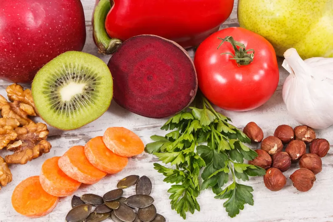The diet of gout patients includes various vegetables and fruits